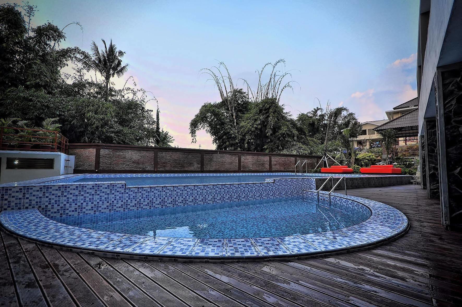 Spencer Green Hotel Batu  Exterior foto